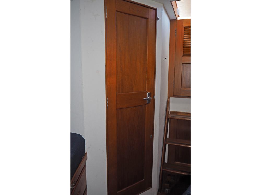 Cabin en avant, H&eacute;bergements